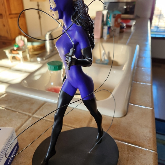 Warner Bros. Other - Catwoman Warner bros. studio store figurine statue